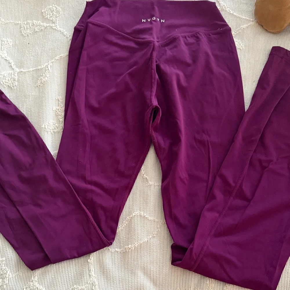 Nvgtn deep violet effortless flared leggings - Picture 2 of 5